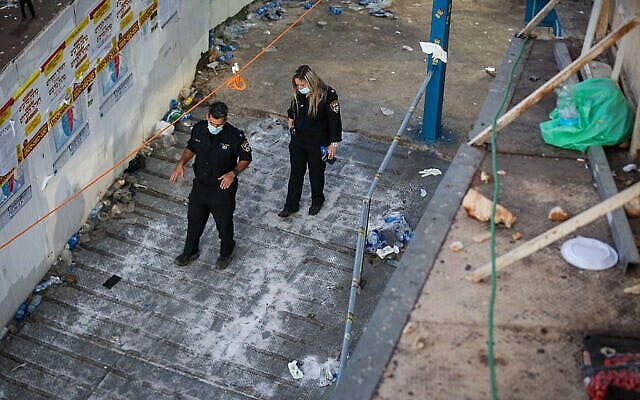 Israeli rescue forces and police at the scene after a mass fatality scene during the celebrations of the Jewish holiday of Lag Baomer on Mt. Meron, in northern Israel on April 30, 2021. Photo by David Cohen/Flash90 *** Local Caption *** ל"ג בעומר
לג בעומר
אסון
קריסה
במה
מתים
אנשים
חסידים
חרדים
חג
הר מרון
הר מירון Israeli rescue forces and police at the scene after a mass fatality scene during the celebrations of the Jewish holiday of Lag Baomer on Mt. Meron, in northern Israel on April 30, 2021. Photo by David Cohen/Flash90 *** Local Caption *** ל"ג בעומר
לג בעומר
אסון
קריסה
במה
מתים
אנשים
חסידים
חרדים
חג
הר מרון
הר מירון