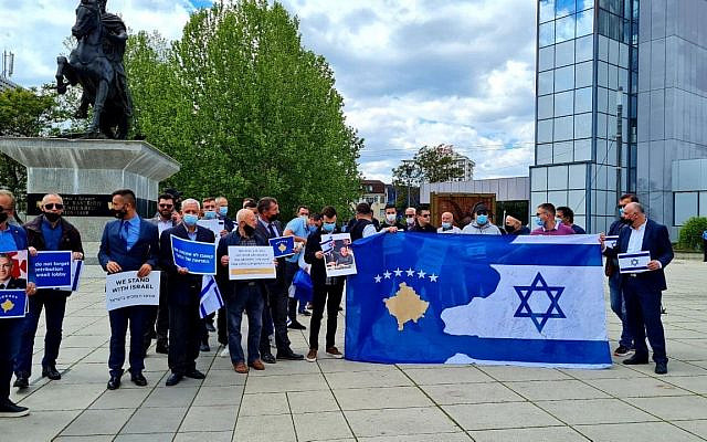 Pro-Israel rally in Kosovo. Photo by Radio Evropa e Lire. Used with permission.