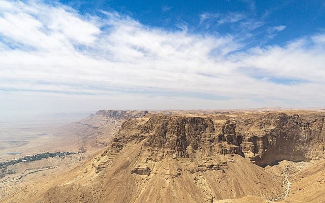 Judean Desert (photo courtesy of Michael Holz, Pixabay)