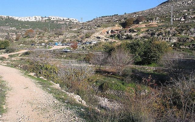 Hilly Canaan can't be irrigated by rivers or canals (Beitar, Wikimedia) Hilly Canaan can't be irrigated by rivers or canals (Beitar, Wikimedia)