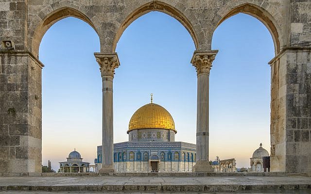 The Dome of the Rock (Qubbet el-Sakhra) is one of the greatest of Islamic monuments, it was built by Abd el-Malik, Jerusalem, Israel (The Dome of the Rock (Qubbet el-Sakhra) is one of the greatest of Islamic monuments, it was built by Abd el-Malik, Je