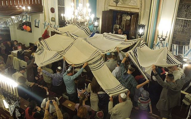 A child focused activity in synagogue.
Attribution: Verő Bán Linda. This file is licensed under the Creative Commons Attribution-Share Alike 4.0 International license via Wikimedia Commons