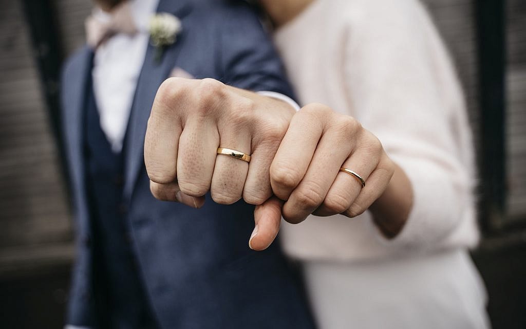 (Wedding ring image via iStock)