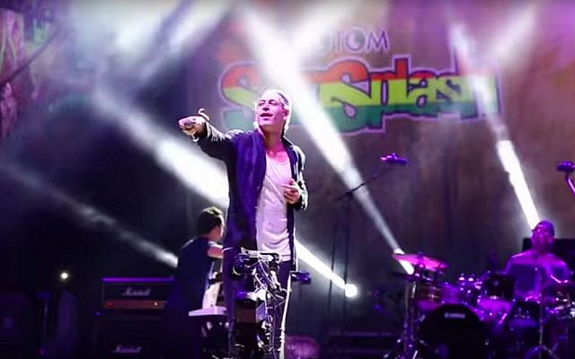 Matisyahu performing at the Rototom Festival in Benicassim, Spain, August 22, 2015. (YouTube//File)