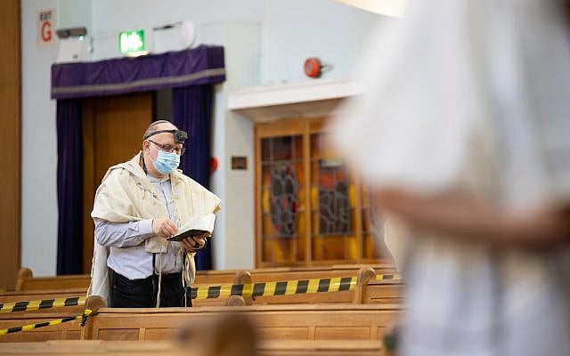 Synagogue service under lockdown in the early stages of the pandemic. (Marc Morris Photography)