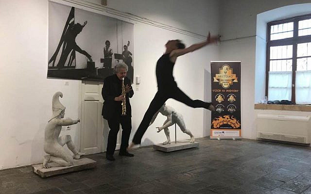 Out of body (photo by Marilyn Harding; dancer: Athanasius Gadinitus