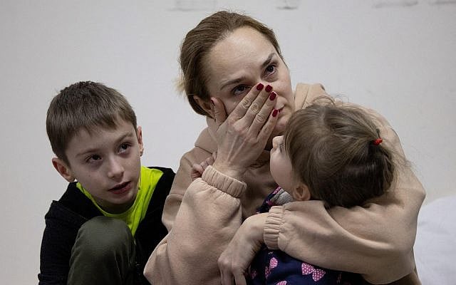 A woman cries next to her children in a Kyiv bomb shelter. . Photo by Raphael Lafargue/ABACAPRESS.COM (Via Jewish News) A woman cries next to her children in a Kyiv bomb shelter. . Photo by Raphael Lafargue/ABACAPRESS.COM (Via Jewish News)