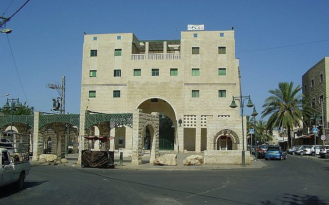 The municipality building and square. (Wikipedia) The municipality building and square. (Wikipedia)