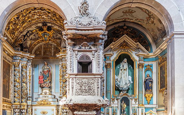 Interior of the parish church of Nossa Senhora das Merces in Lisbon (iStock)