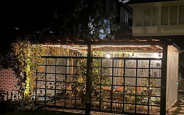 Our conceptual art tradition sukkah. (eBenBrandeis.com)