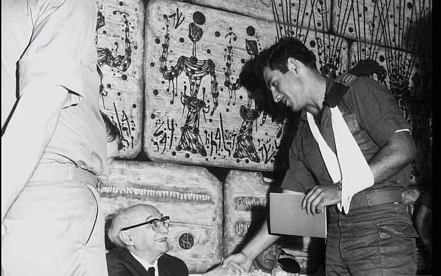 Israeli president Zalman Shazar congratulates Benjamin Netanyahu after Sabena rescue (Israel Government Press Office, May 1972).