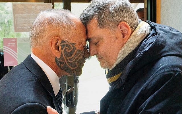 Ambassador Ran Yaakoby & Ngahihi-o-te-Ra Bidois, Chair of Tauhara North No2 Trust, greet one another with a traditional hongi.