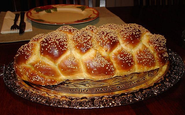 Six Braided Jewish Challah with sesame. Author: Aviv Hod. Used under wiki creative commons license.
