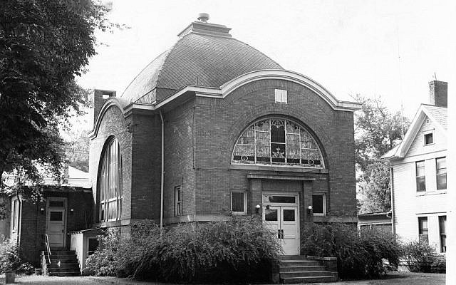 Keneseth Israel Synagogue in Zanesville, Ohio, c. 1958. During the 1913 Muskingum River flood, this building housed displaced residents and became a hub of interfaith relief efforts, led in part by the synagogue’s Sisterhood. Today, it is home to the Zanesville Community Theatre. Image courtesy of Muskingum County History. Keneseth Israel Synagogue in Zanesville, Ohio, c. 1958. During the 1913 Muskingum River flood, this building housed displaced residents and became a hub of interfaith relief efforts, led in part by the synagogue’s Sisterhood. Today, it is home to the Zanesville Community Theatre. Image courtesy of Muskingum County History.