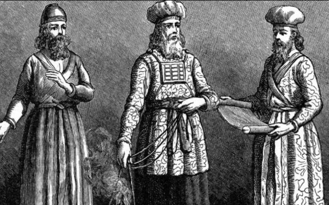 Kohanim courtesy Netivyah.org