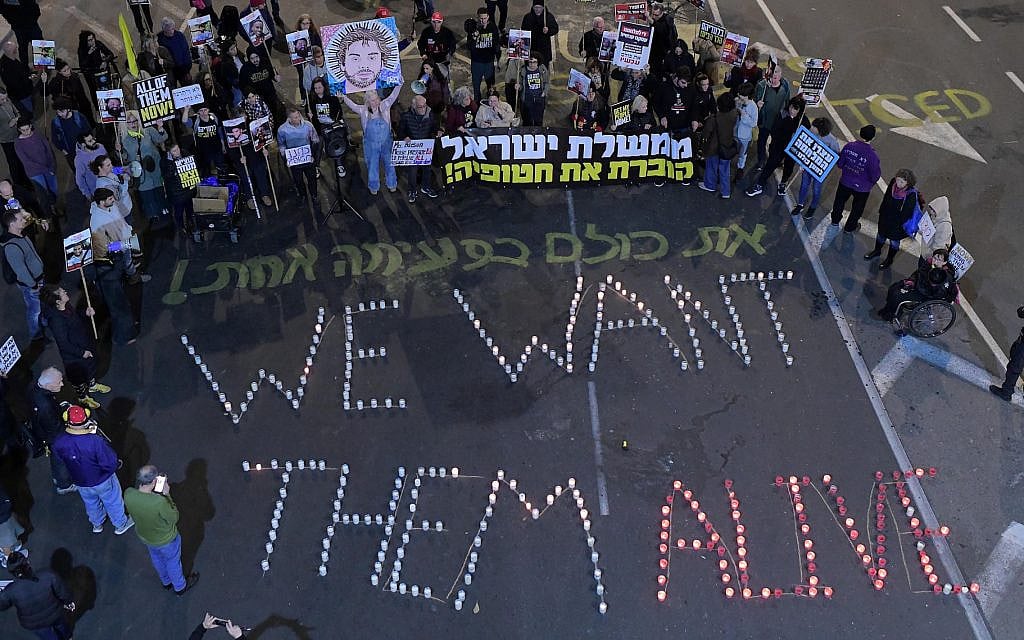 Demonstrators protest outside Hakirya Base in Tel Aviv, for the release of Israelis held hostage in the Gaza Strip, March 5, 2025. (Tomer Neuberg/Flash90)