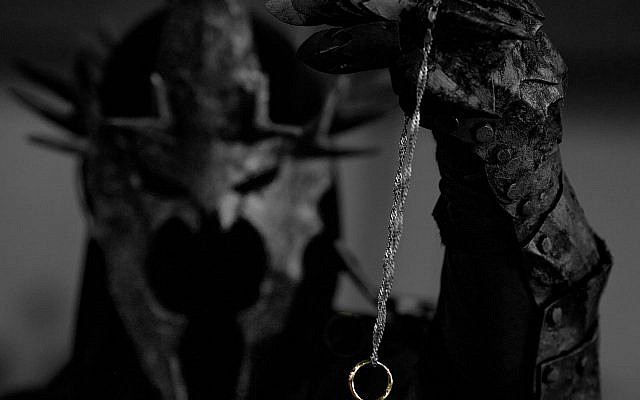 image free to use https://www.pexels.com/search/lord%20of%20the%20rings/