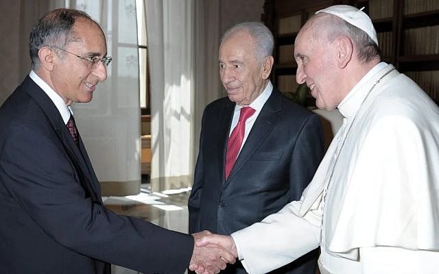 Ambassador Zion Evrony, President Shimon Peres and Pope Francis (photo credit: Courtesy)