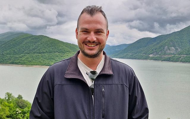 Alon Safrai Z"L (1996-2024) was a medical student, a Magen David Adom volunteer, and an armor officer. He fell in battle in southern Lebanon on Simchat Torah this year. Alon Safrai Z"L (1996-2024) was a medical student, a Magen David Adom volunteer, and an armor officer. He fell in battle in southern Lebanon on Simchat Torah this year.