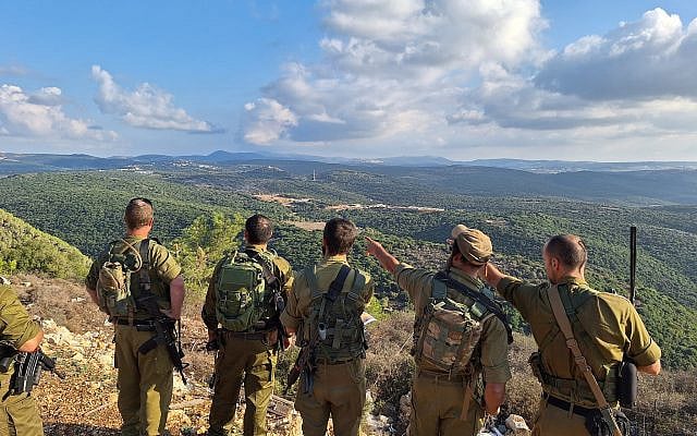 Reservists carrying out reconnaissance along the northern border.