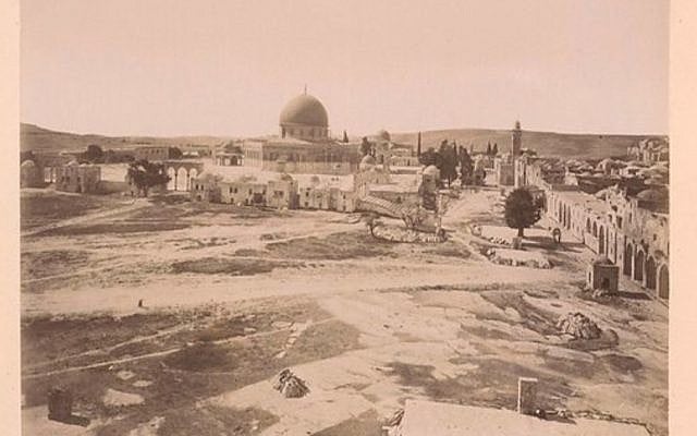 Photo Credits:https://www.lookandlearn.com/history-images/YR0276788/Emplacement-of-the-Temple-of-Solomon-with-the-Dome-of-the-Rock-in-the-background
Creative Commons license