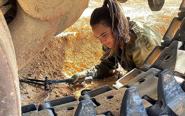 Tal Sarah, one of the first all female tank crew members who participated in combat (on October 7) in the history of warfare. Photo, ©️ T. Book, 2026