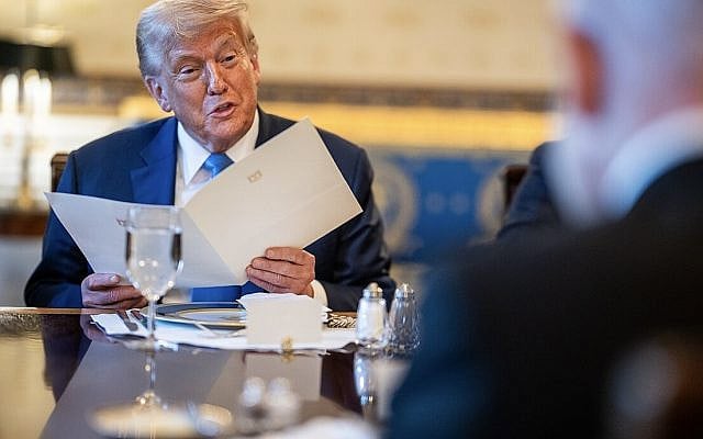 President Donald Trump hosts a bilateral dinner for Israeli Prime Minister Benjamin Netanyahu, Monday, July 7, 2025, in the Blue Room. (Official White House Photo by Daniel Torok)