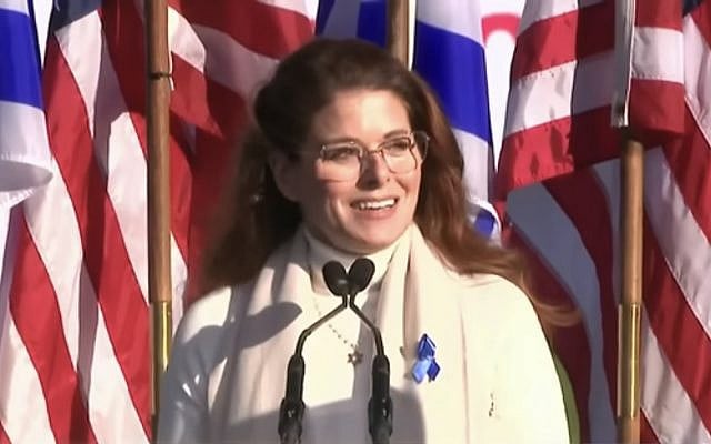 Debra Messing addresses a pro-Israel rally in Washington on November 14, 2023. (Screen capture/YouTube) Debra Messing addresses a pro-Israel rally in Washington on November 14, 2023. (Screen capture/YouTube)