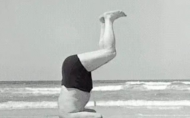This photo captured David Ben-Gurion doing his famous headstand on Herzliya beach.
Photo from Paul Goldman Collection at MUSA - Eretz Israel Museum, Tel-Aviv. This photo captured David Ben-Gurion doing his famous headstand on Herzliya beach.
Photo from Paul Goldman Collection at MUSA - Eretz Israel Museum, Tel-Aviv.