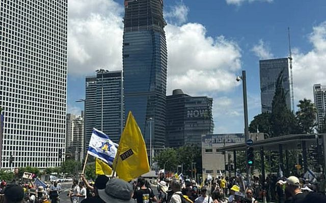 Azriel Tower road shut down 

Captured by: Margot @margotexplainsitall