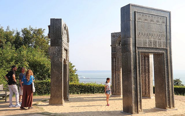 A girl at Louis-Cyprien Rials’ The Gates of Mosul in Les Jardins Suspendus, Le Havre, France. Photo credit: Simone Suzanne Kussatz / ARETE.