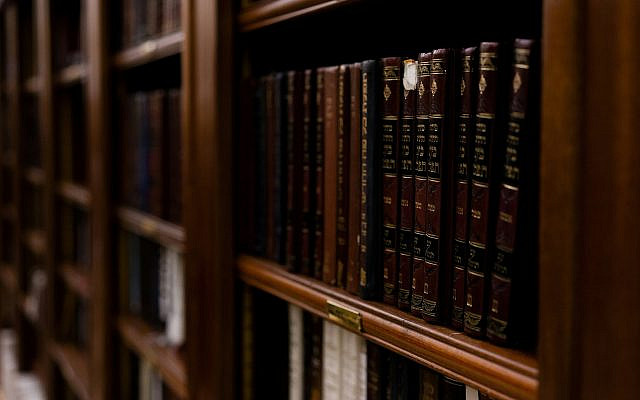 Emes comes from mesorah and Torah (Jeremy Mura, Unsplash) Emes comes from mesorah and Torah (Jeremy Mura, Unsplash)