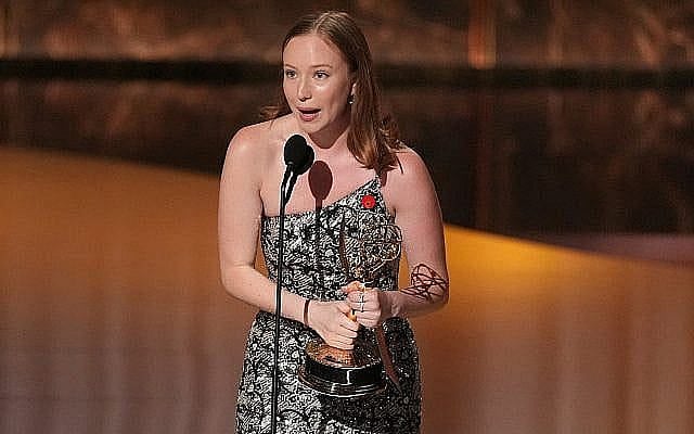 Hannah Einbinder during her acceptance speech at the Emmy Awards on September 14, 2025, in Los Angeles. (AP Photo/Chris Pizzello)