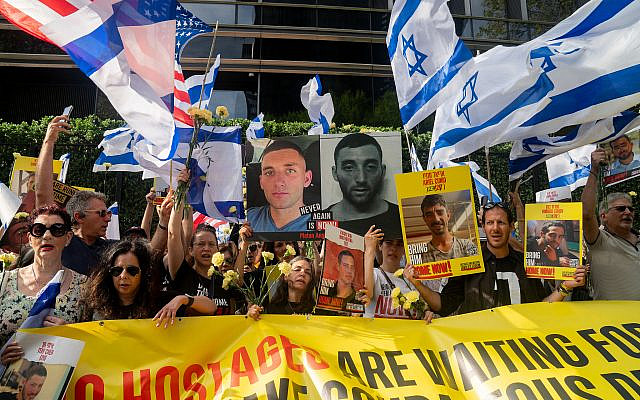 The families of hostages held in Gaza lead a protest outside the United Nations Headquarters as Prime Minister Benjamin Netanyahu delivers a speech, New York City, September 26, 2026. Photo by Luke Tress/Flash90