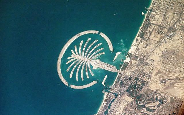 Image: Palm Jumeirah, Dubai — Commander Leroy Chiao, public domain Image: Palm Jumeirah, Dubai — Commander Leroy Chiao, public domain