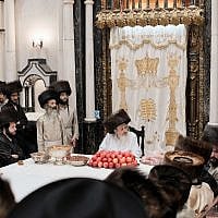 The Rebbe's Tisch (Avraham Wald)
