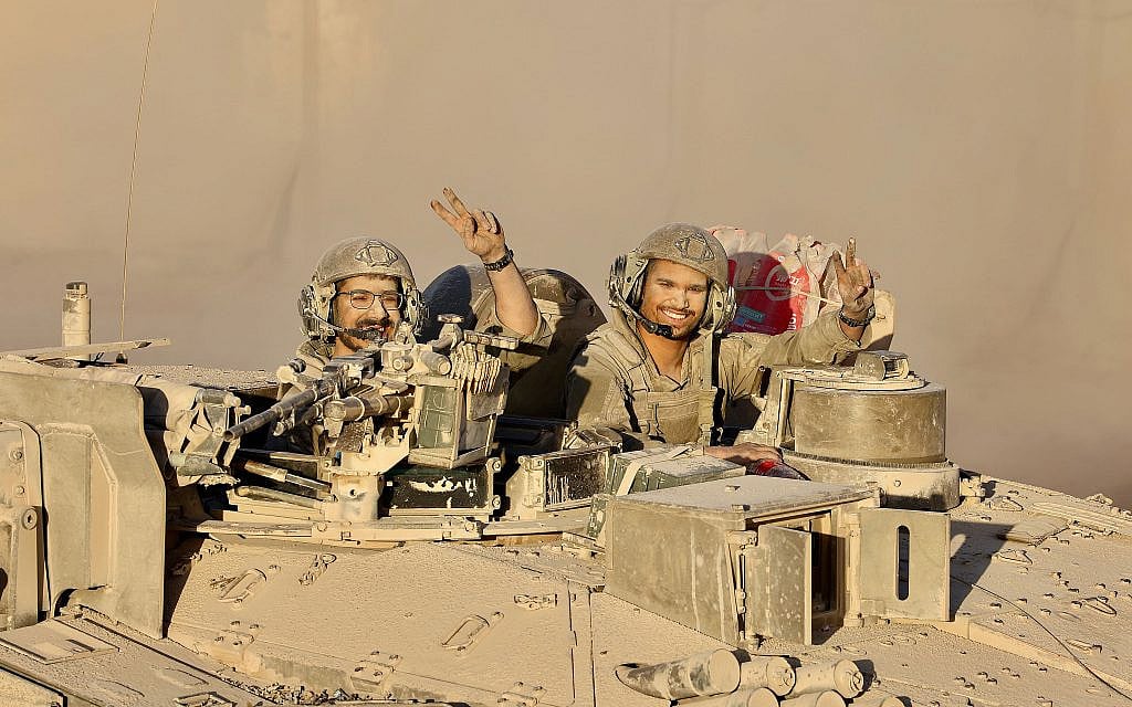 The IDF 13th Golani Battalion together with the 7th Armored Brigade seen withdrawing their positions in Gaza, back into Israel October 10, 2025. (Oren Cohen/Flash90)