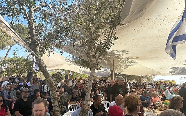 The funeral of Yossi Sharabi in Be'eri (my photo)