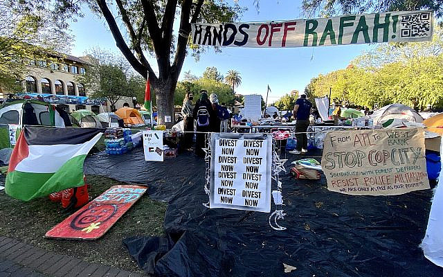 Pro Palestine protest and encampment in Stanford University, April 2024. (Wikimedia, under Creative Commons Attribution 4.0 International license)