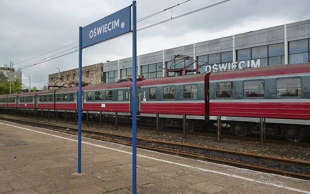 The train station at Auschwitz (Katrin via raildude.com)