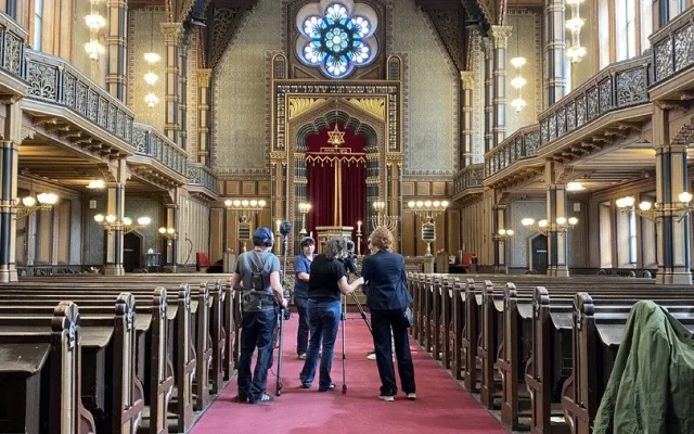 Stora synagogan (Beit ha-Knesset ha-Gadol shel) in Stockholm / from the movie Swedishkayt!