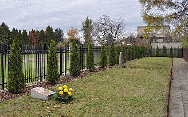 Site of Mass Grave, Czestochowa, Poland. Courtesy of Tracesofwar.com.