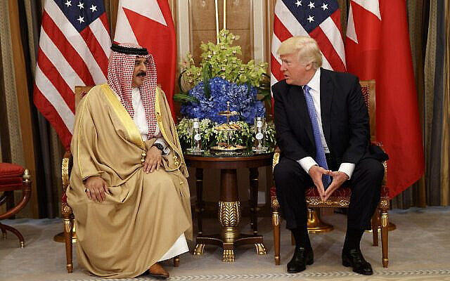 U.S. President Donald Trump, right, holds a bilateral meeting with Bahrain's King Hamad bin Isa Al Khalifa, Sunday, May 21, 2017, in Riyadh. (AP Photo/Evan Vucci)