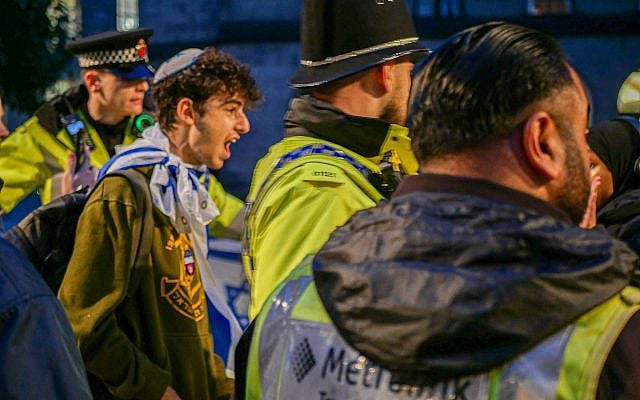 Jews around the world have to protest just for the right to live without fear (Dylan4photography, Unsplash).
