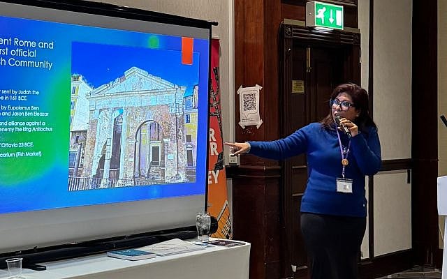 Sara Terracina telling a Roman Jewish Story at Limmud Festival
