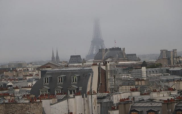 Photograph taken from the Centre Pompidou in January 2020, shortly after my arrival in Paris. Photo credit: Simone Suzanne Kussatz / ARETE.