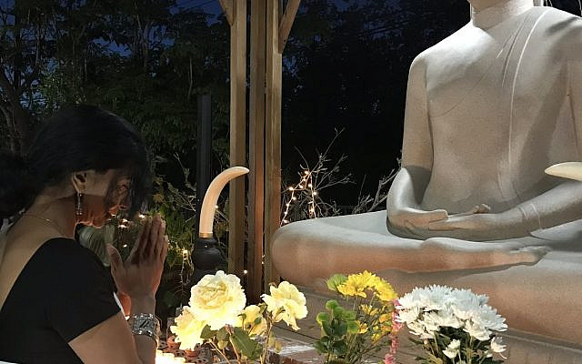 In Los Angeles, Soraya pays homage to Lord Buddha - at an event remembering the victims of the Easter Sunday terrorist attack  that killed 249 people in Srilanka