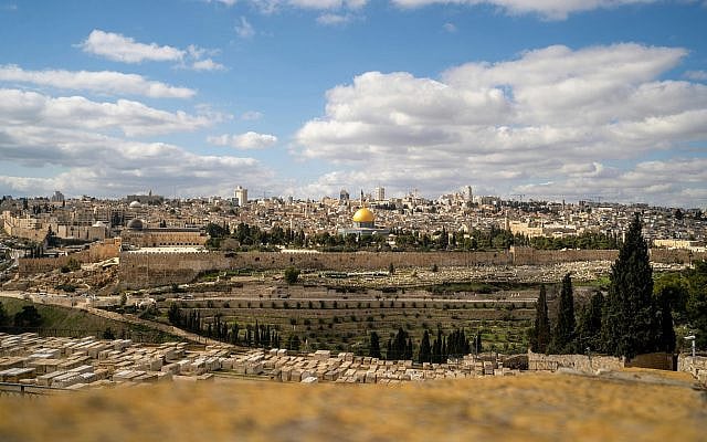 Jerusalem, Izrael
Published on April 19, 2020
SONY, ILCE-7M3
Free to use under the Unsplash License