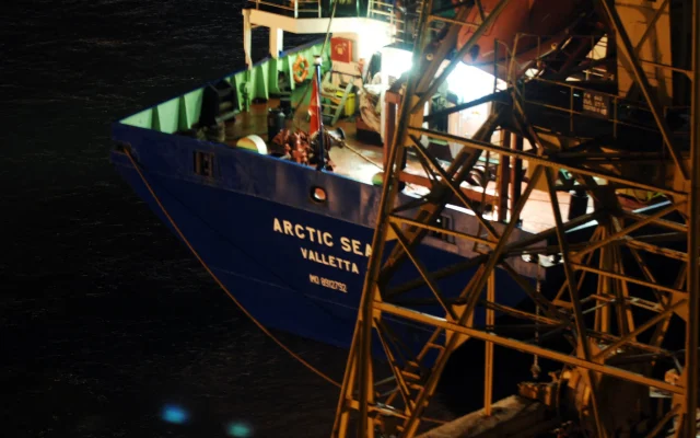 Arctic Sea, the cargo ship that was hijacked off the coast of Sweden, enters Malta's main harbour on Ocober 29, 2009 after being handed over to its Finnish owner by the Russian navy. (Photo by AFP)