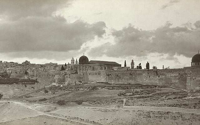 American Colony (Jerusalem). Photo Dept.,  Public domain, via Wikimedia Commons